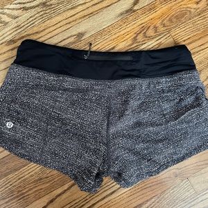Lulu workout shorts, like new, size small